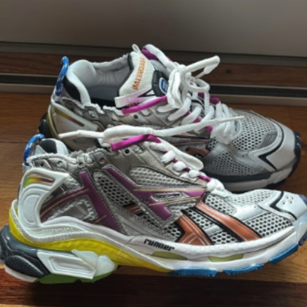Balenciaga runners size 8